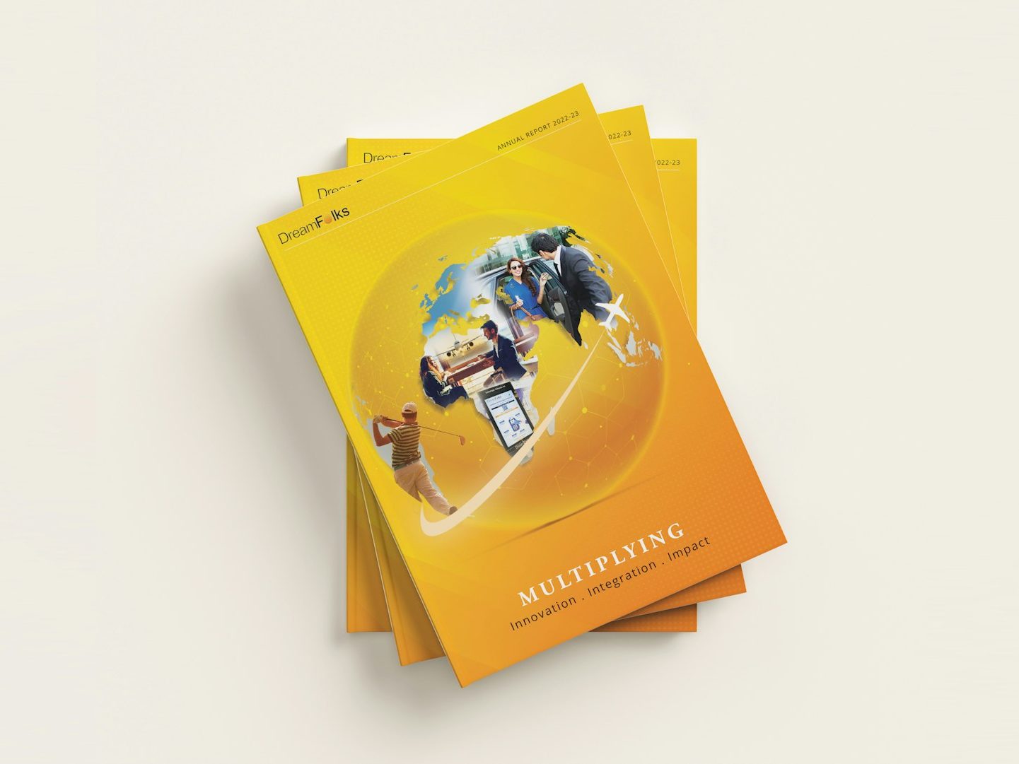 Gestapelte Flyer mit gelbem Titelmotiv auf hellem Untergrund